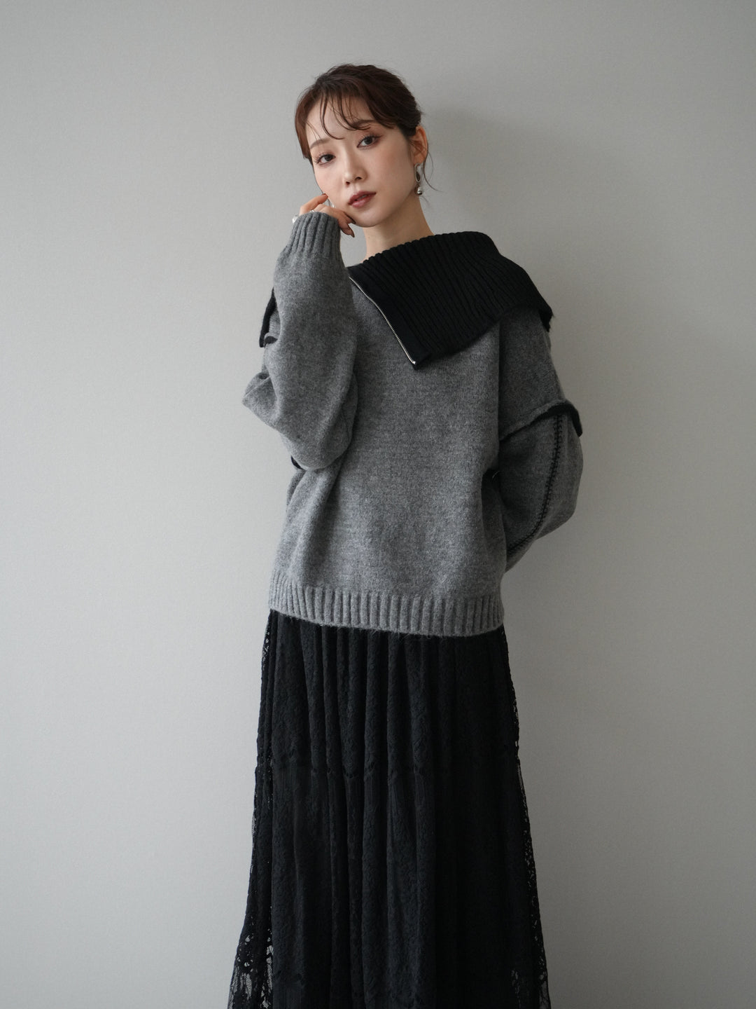 [予約]ZIPハイネックバイカラーニットプルオーバー/charcoal