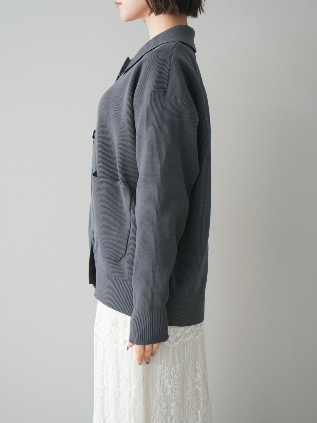 [予約]メタルボタン襟付きポリエステルニットカーディガン/charcoal