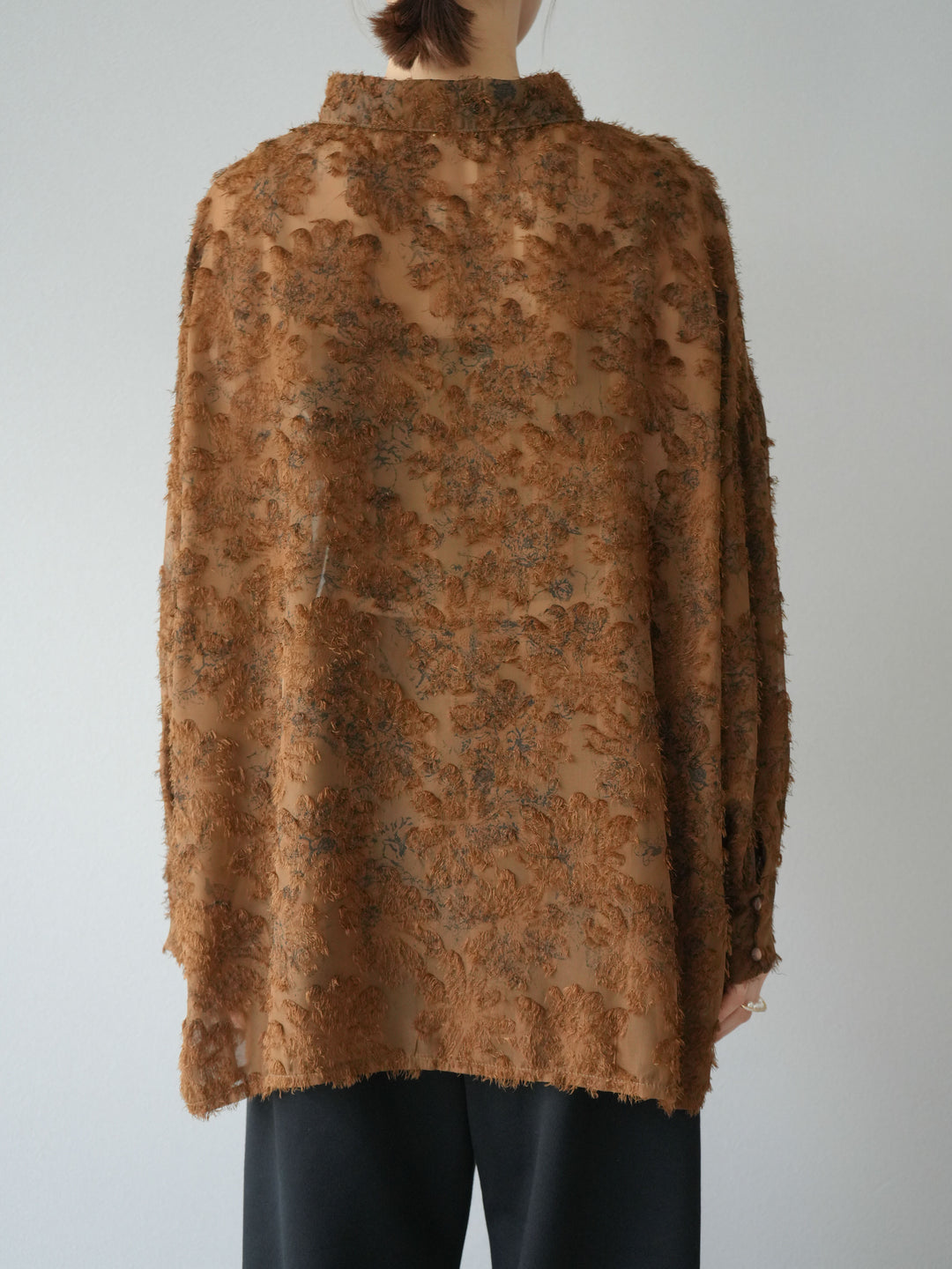 [予約]ニュアンスフリンジジャガードボリュームスリーブブラウス/ブラウン