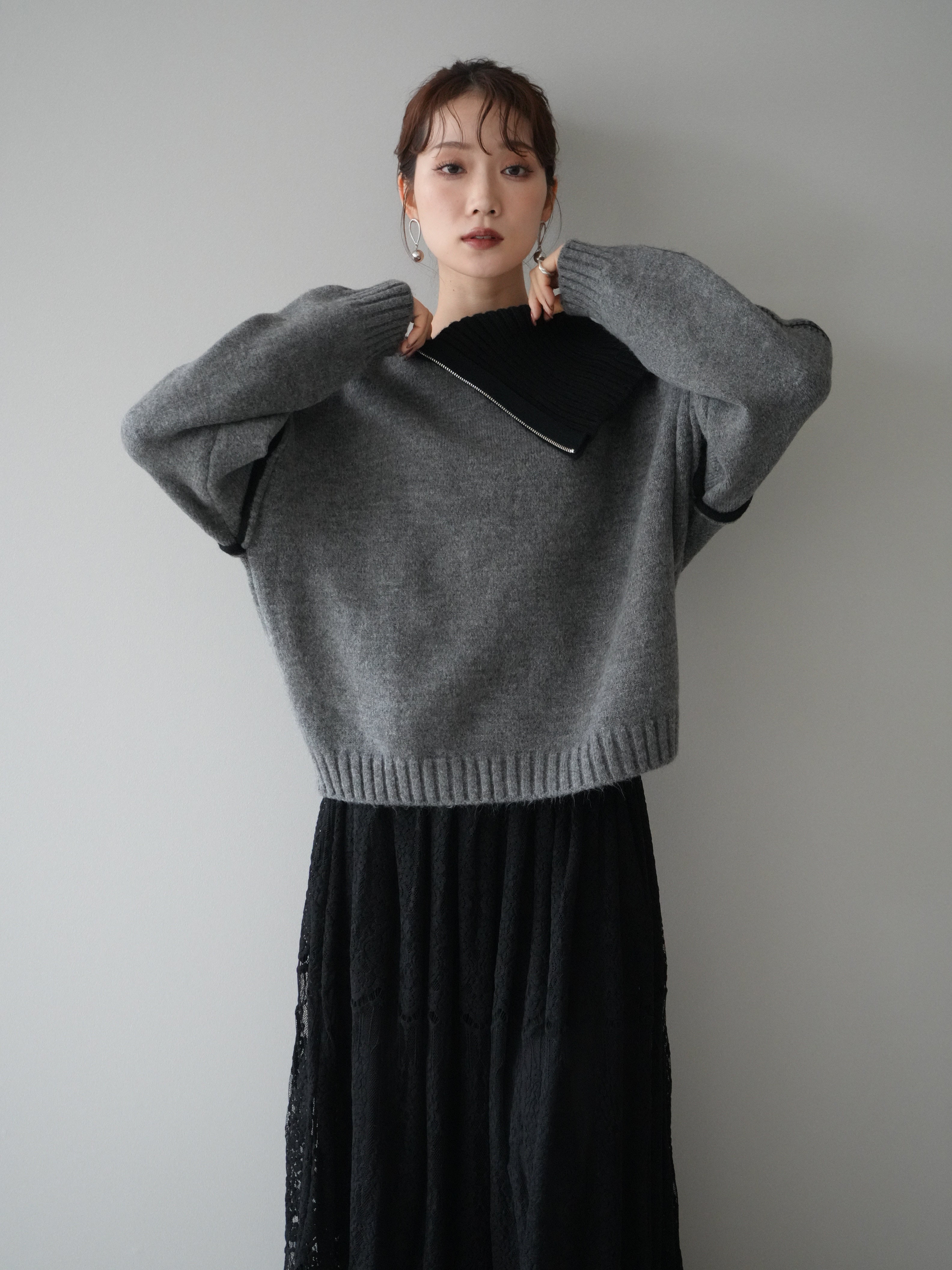 予約]ZIPハイネックバイカラーニットプルオーバー/charcoal – Lumier