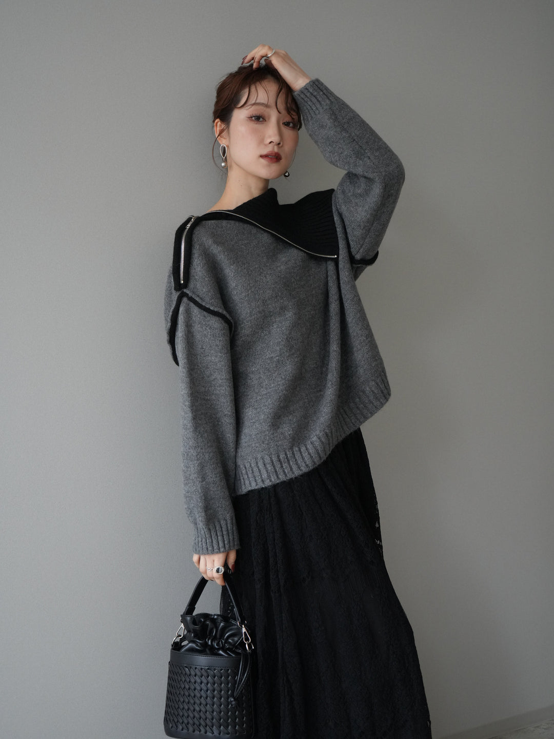 [予約]ZIPハイネックバイカラーニットプルオーバー/charcoal