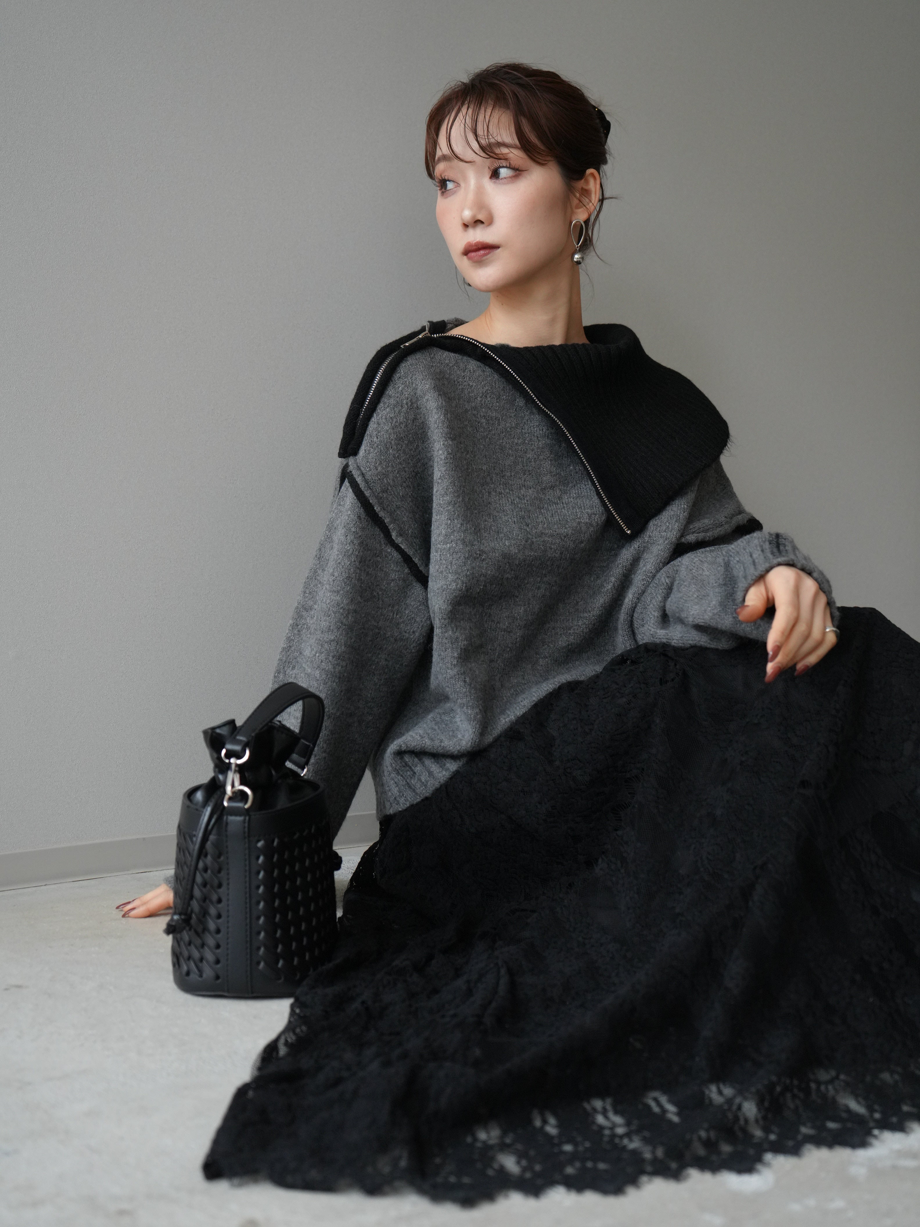 予約]ZIPハイネックバイカラーニットプルオーバー/charcoal – Lumier