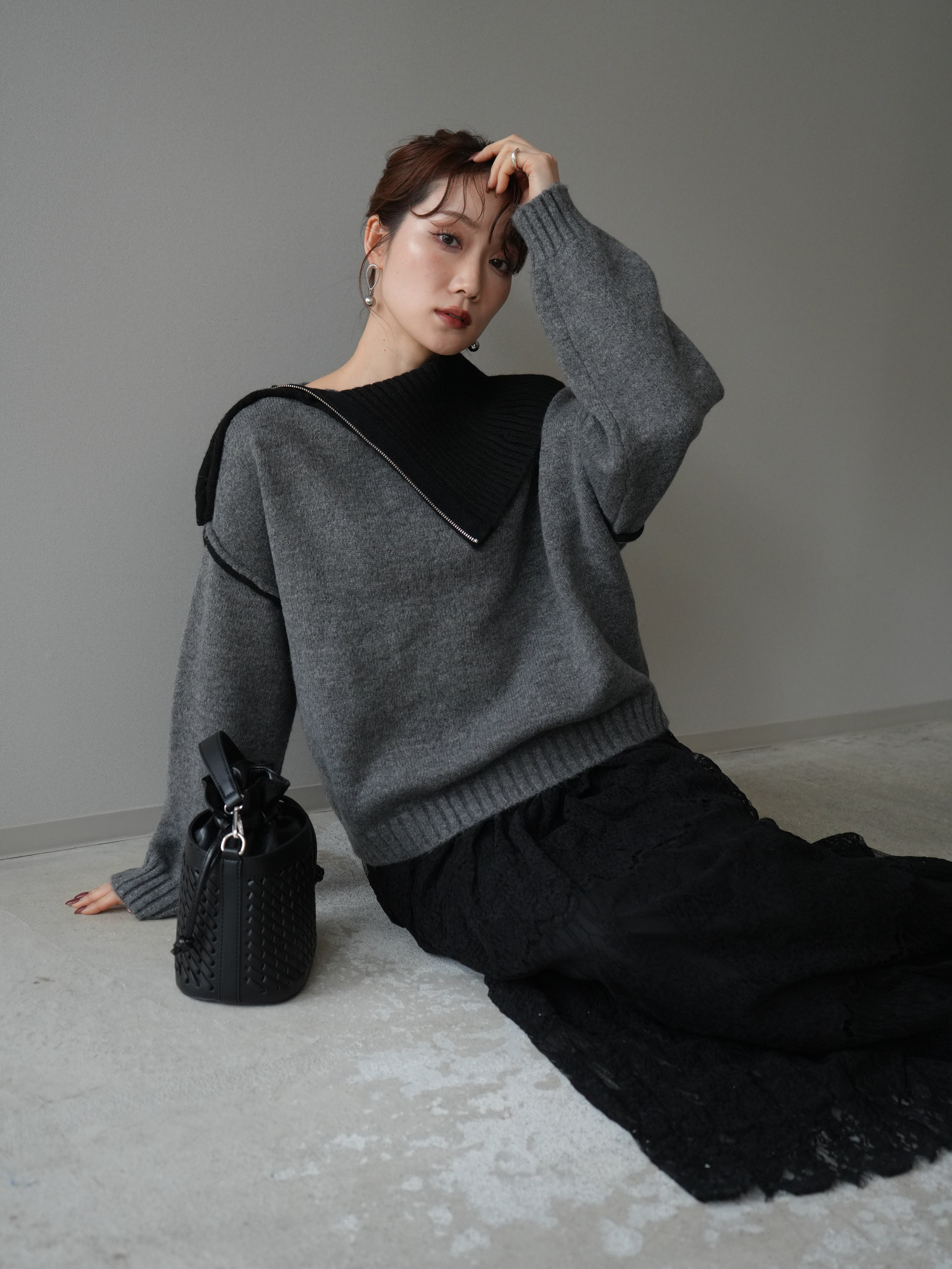 予約]ZIPハイネックバイカラーニットプルオーバー/charcoal – Lumier