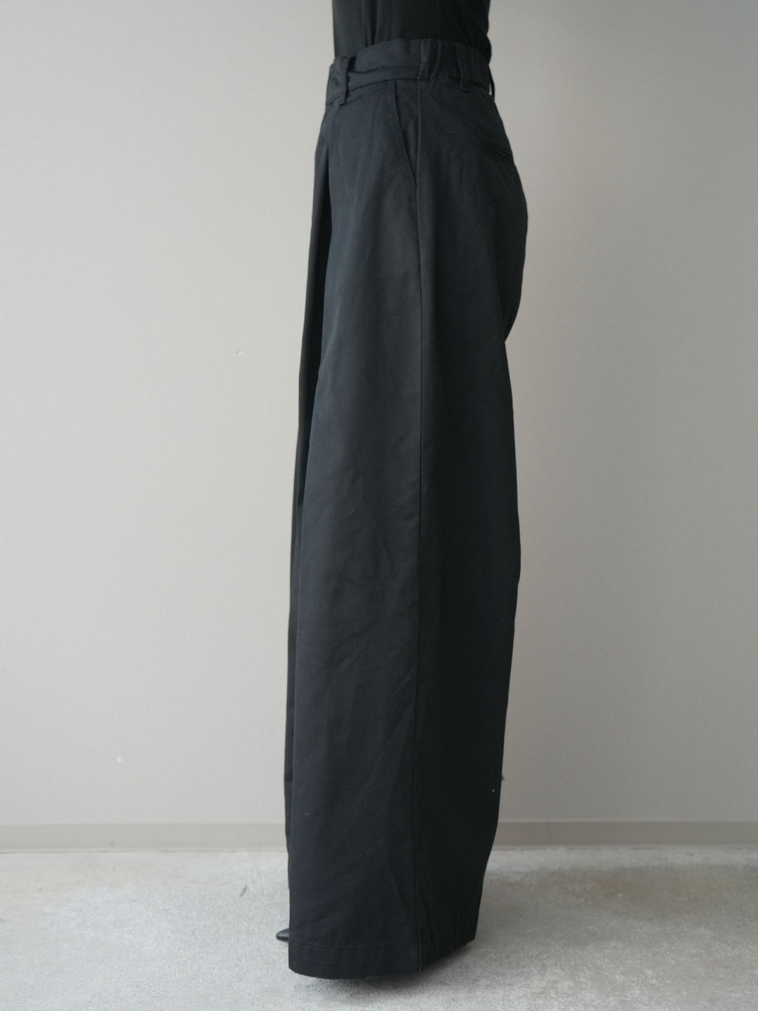 [予約]ツイルタックチノワイドパンツ/black