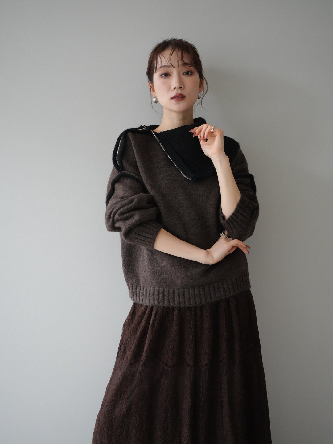 [予約]ZIPハイネックバイカラーニットプルオーバー/brown