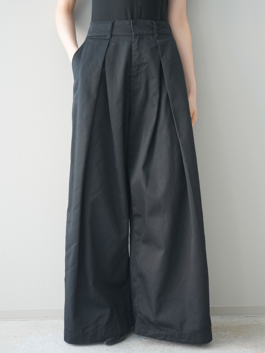[予約]ツイルタックチノワイドパンツ/black