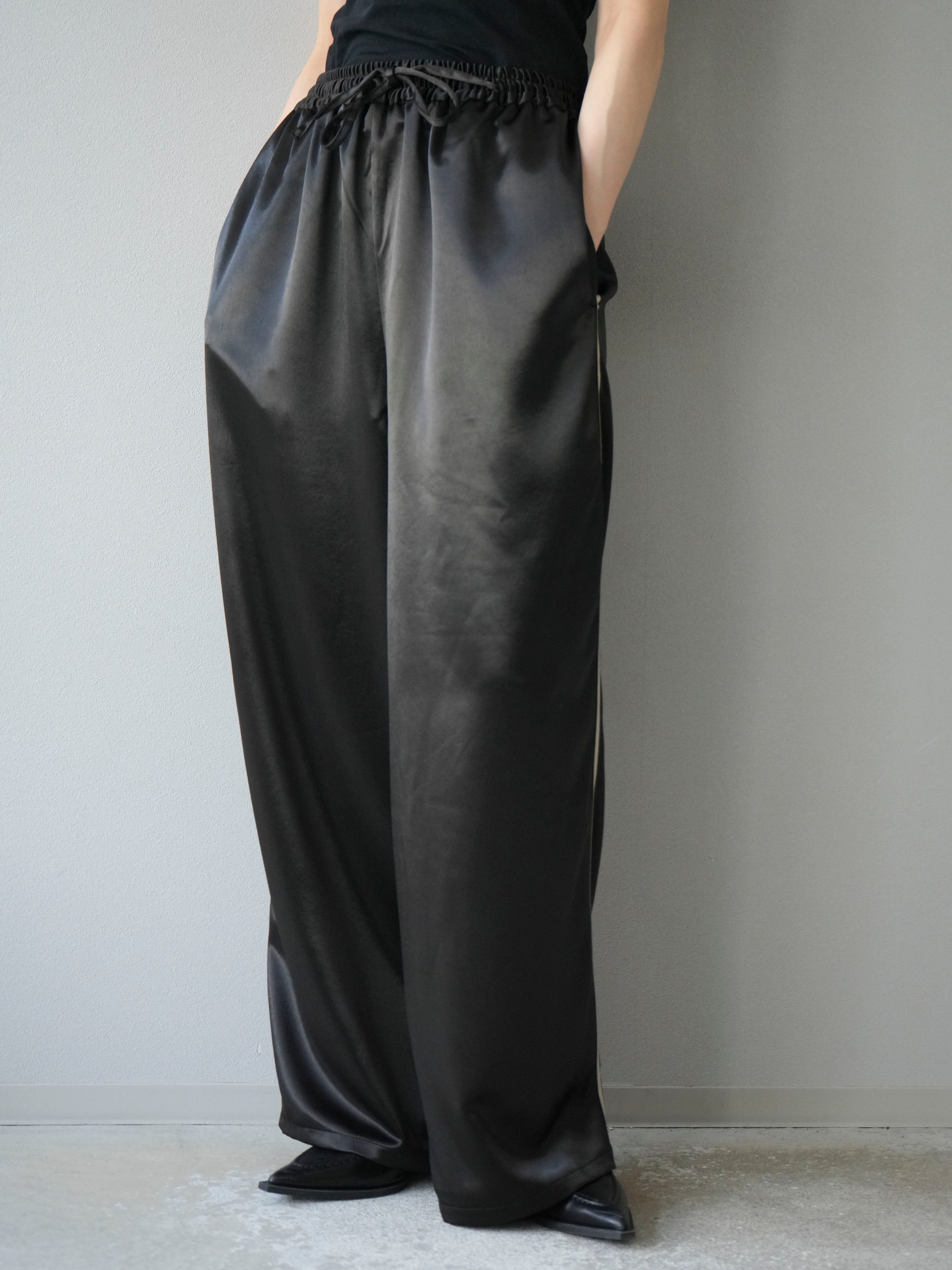 【美品】Y-3 ブラック ワイドパンツ サテンライン 予約]サテンラインワイドパンツ/ブラック – Lumier