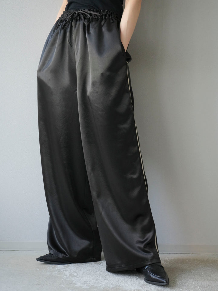 [予約]サテンラインワイドパンツ/ブラック