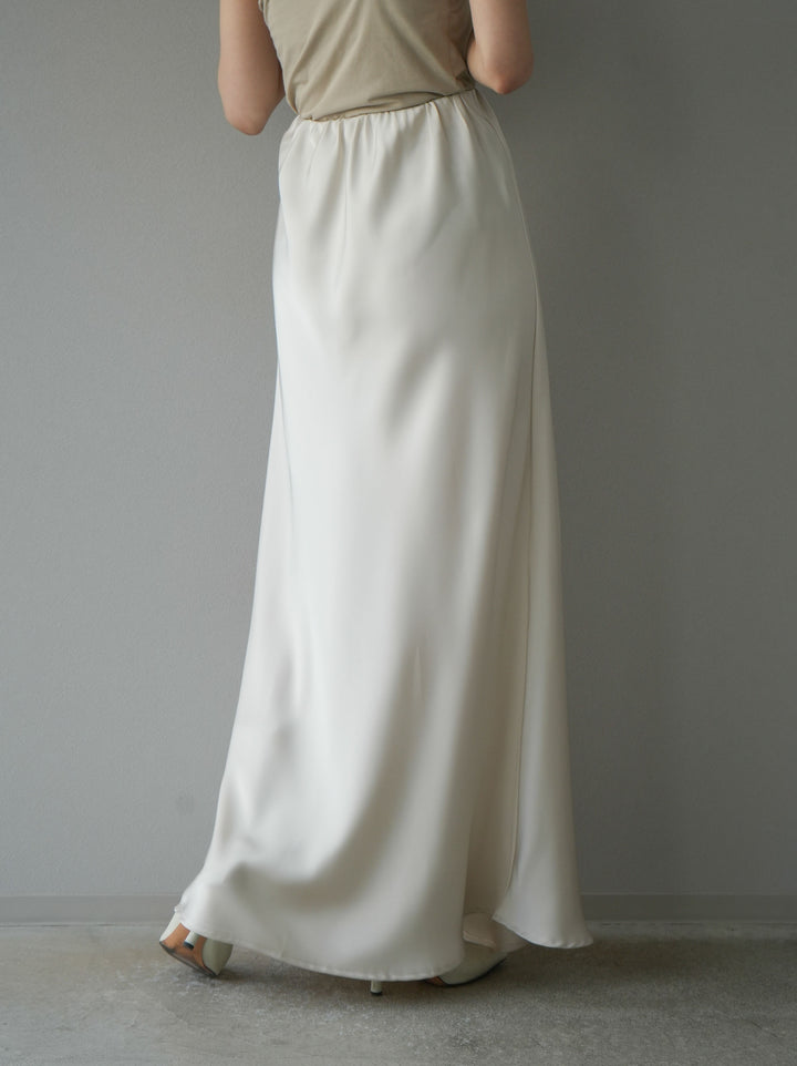 【預購】寬鬆緞面窄裙/象牙白