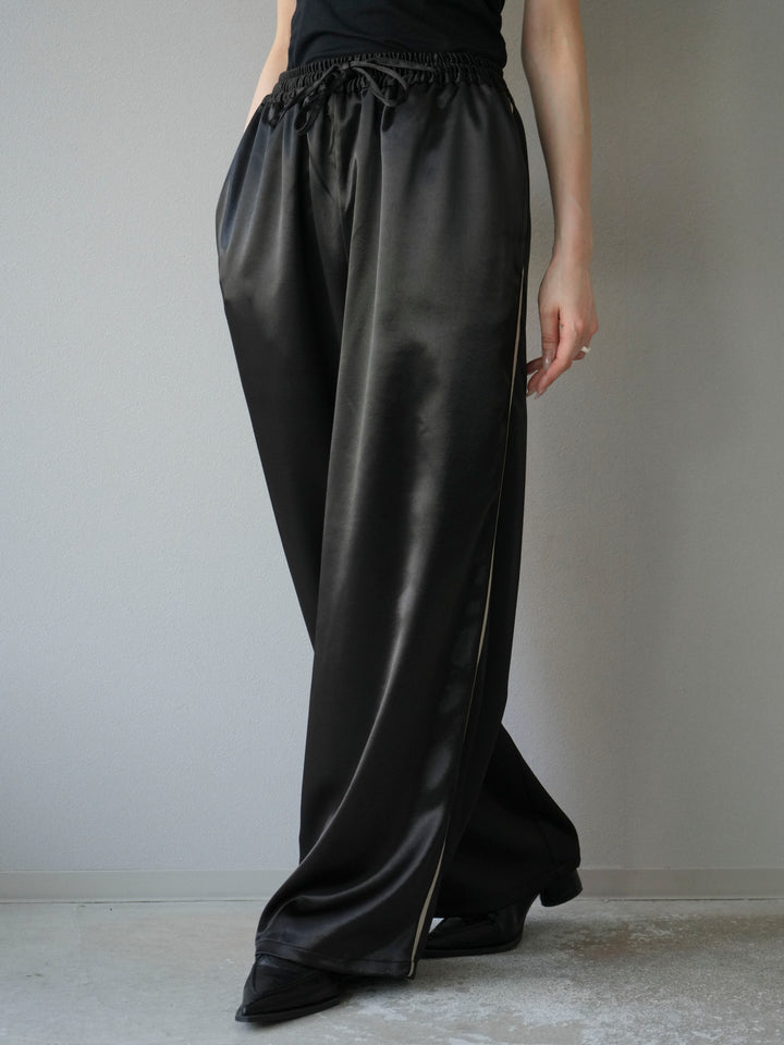 [予約]サテンラインワイドパンツ/ブラック