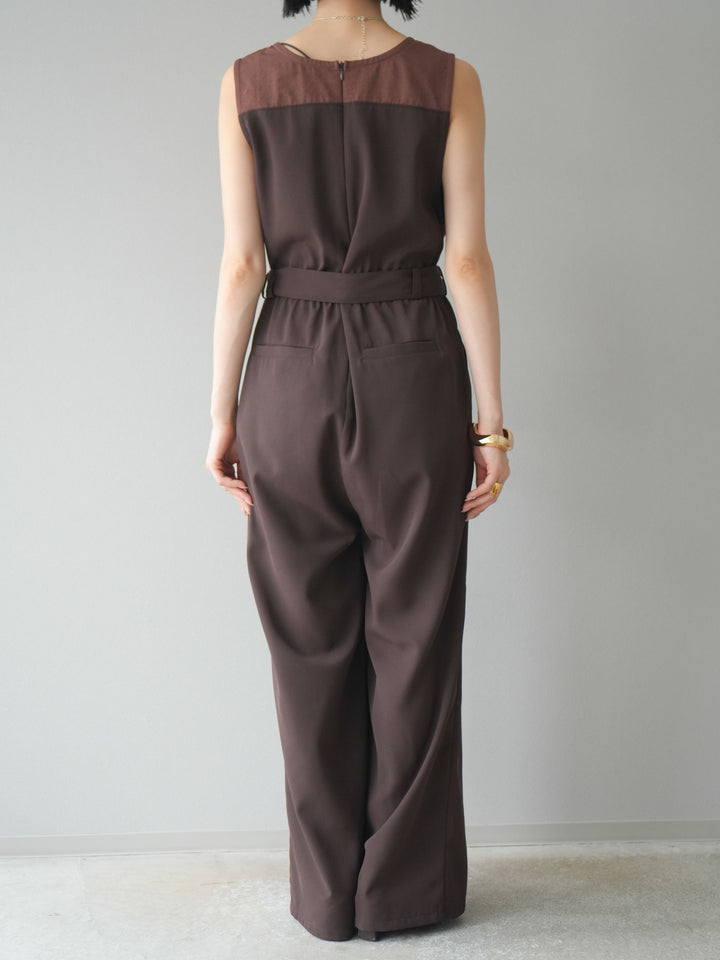[預購] 荷葉邊設計連身褲/棕色