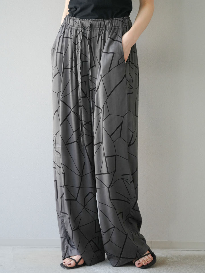[予約]ビスコースサテンプリントタックイージーパンツ/チャコール