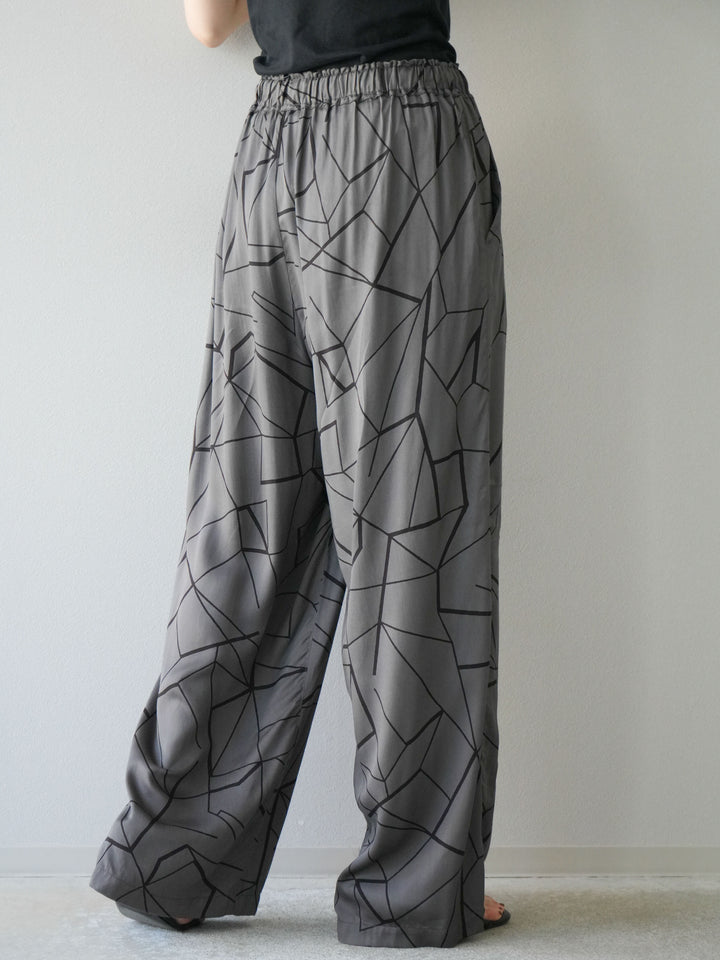 [予約]ビスコースサテンプリントタックイージーパンツ/チャコール
