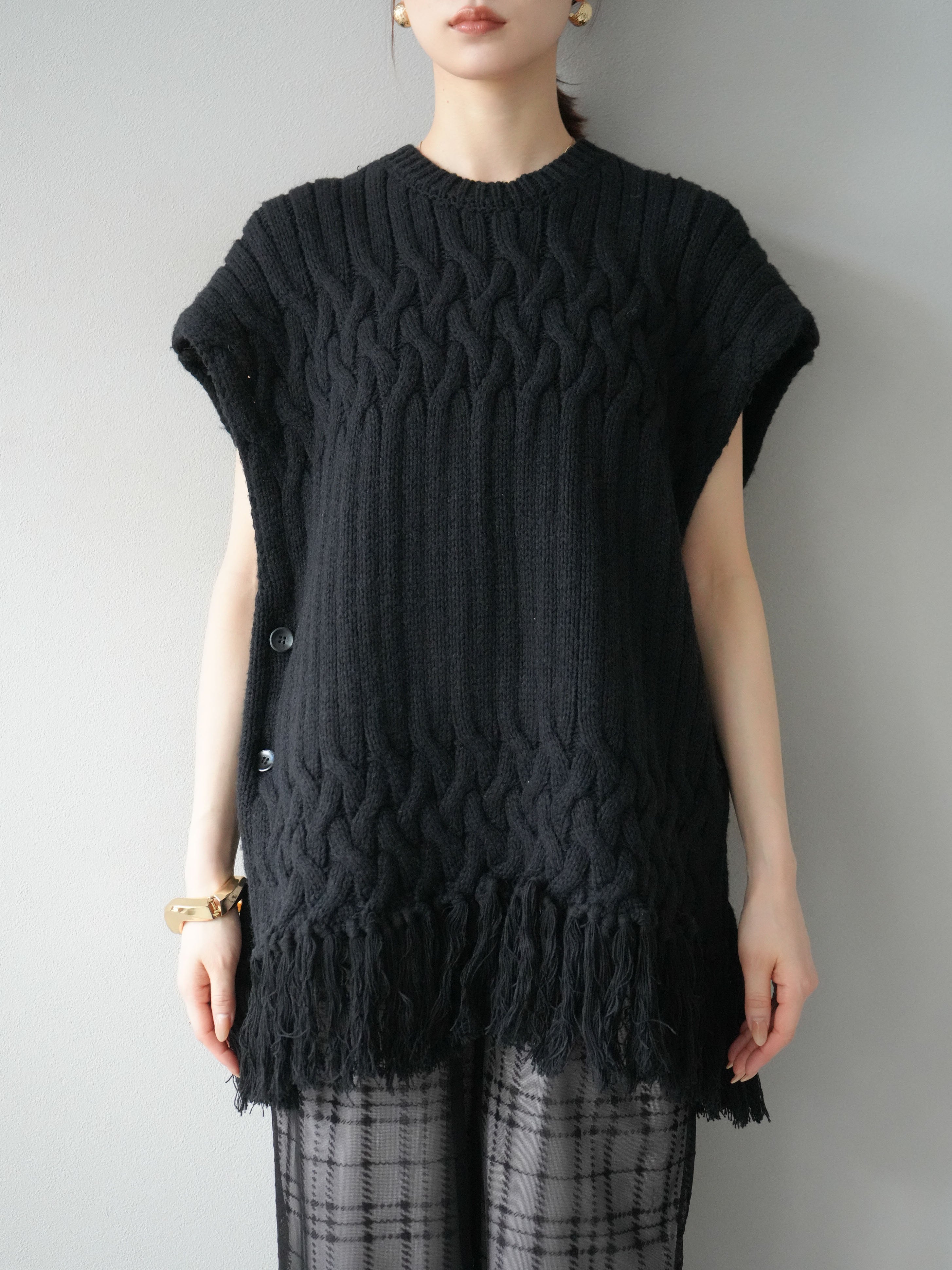 予約]ケーブルニットフリンジベスト/ブラック – Lumier