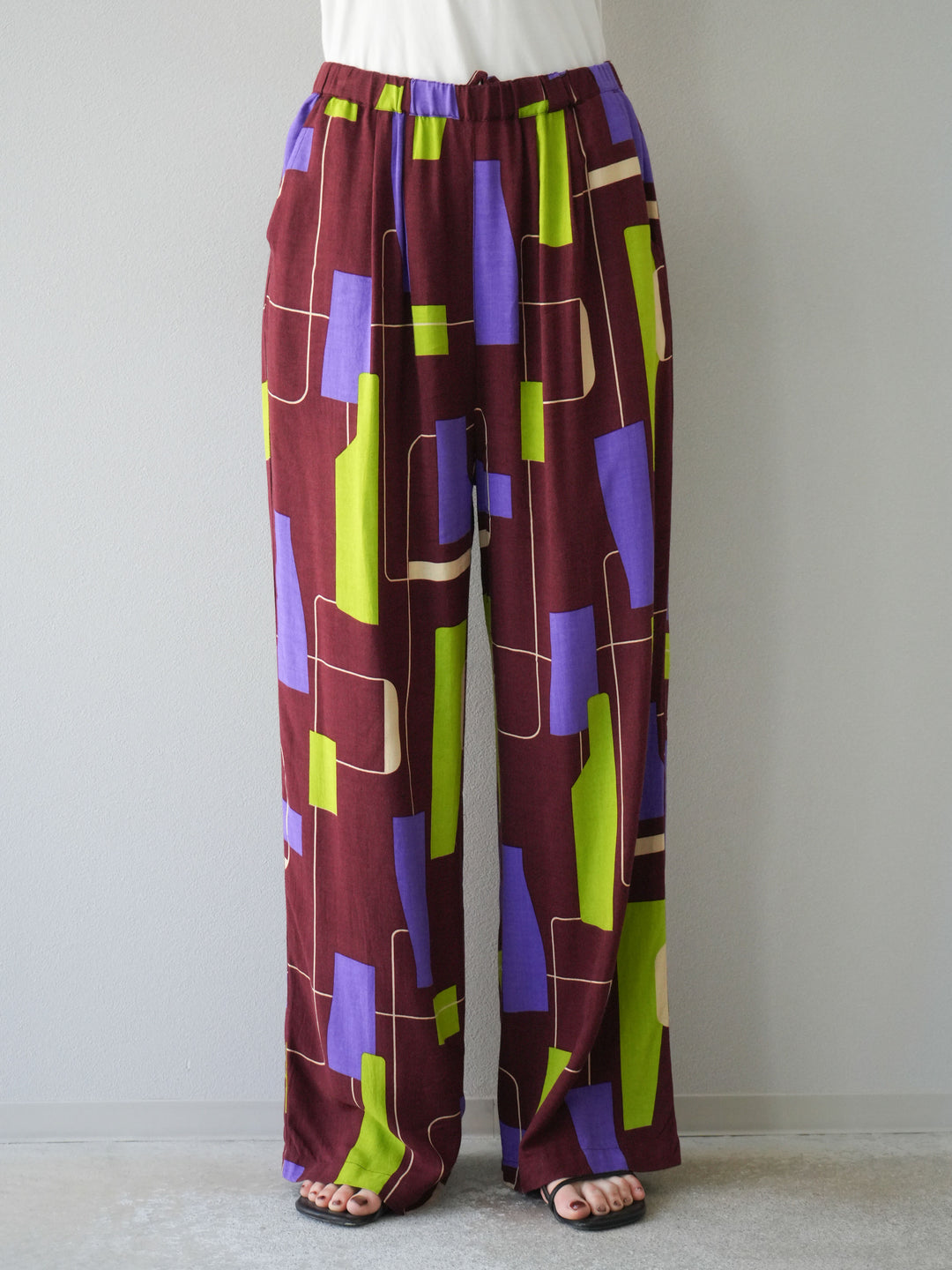 [予約]レーヨンフレックススラブレトロ柄ストレートパンツ/ワイン