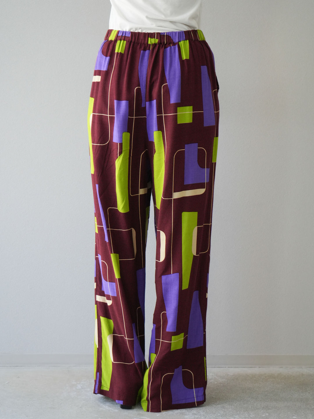 [予約]レーヨンフレックススラブレトロ柄ストレートパンツ/ワイン