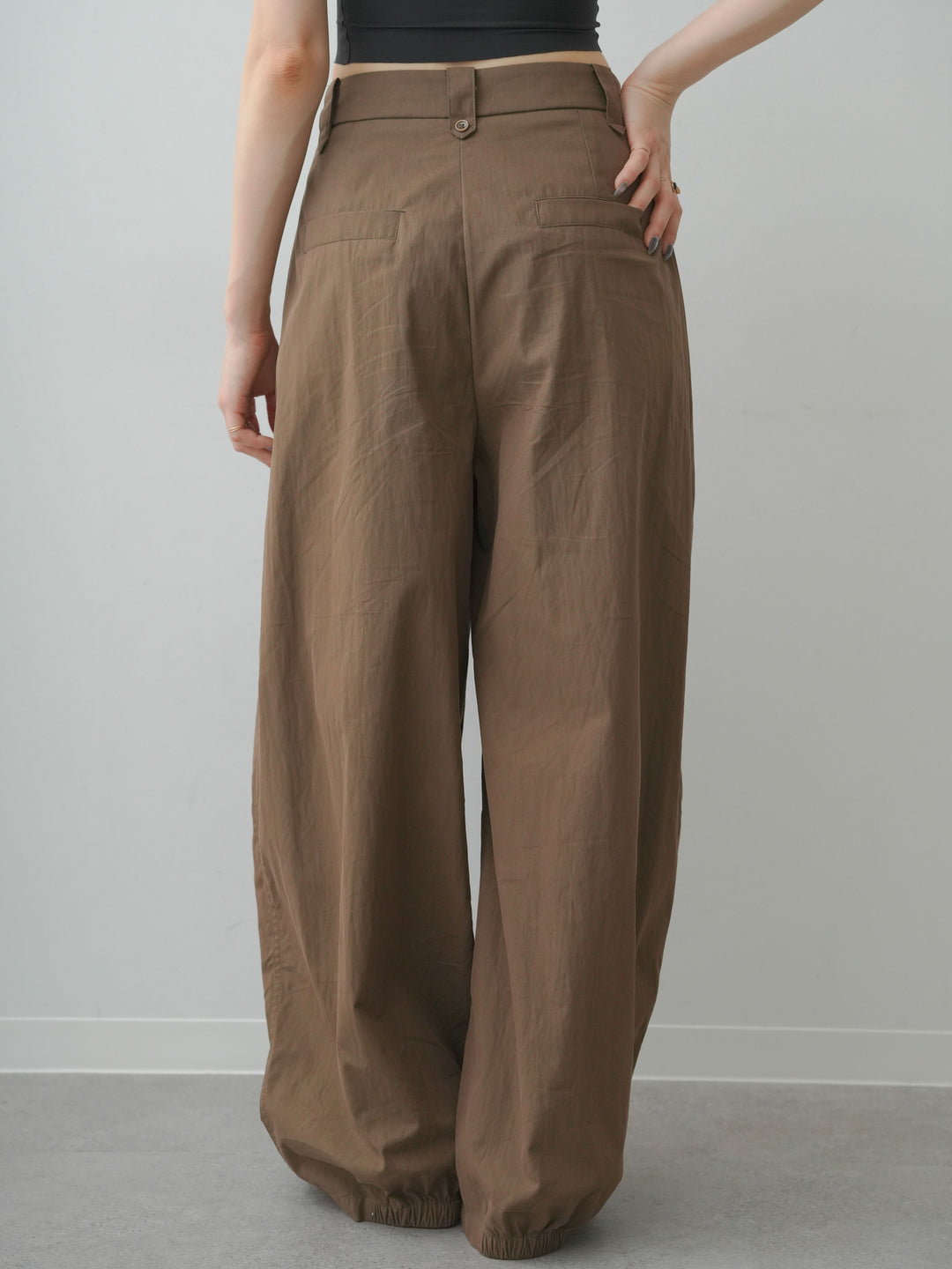 [予約]タックバックヘムギャザーライトパンツ/brown