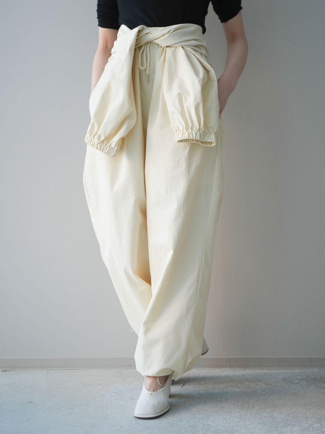 [予約]ウエスト巻きデザインドロストコットンナイロンパンツ/ivory
