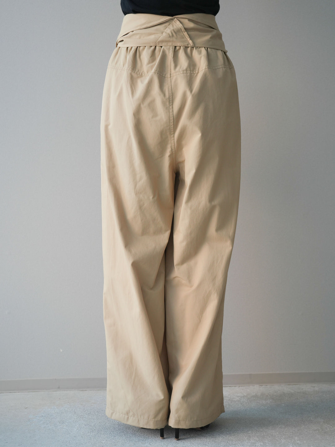 [予約]ウエスト巻きデザインドロストコットンナイロンパンツ/beige