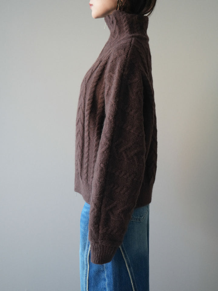 [予約]ケーブル編みハイネックZIPニットカーディガン/brown