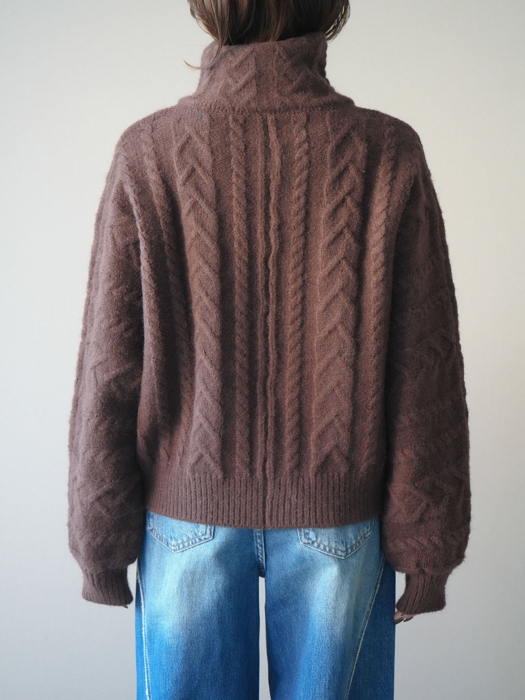 [予約]ケーブル編みハイネックZIPニットカーディガン/brown