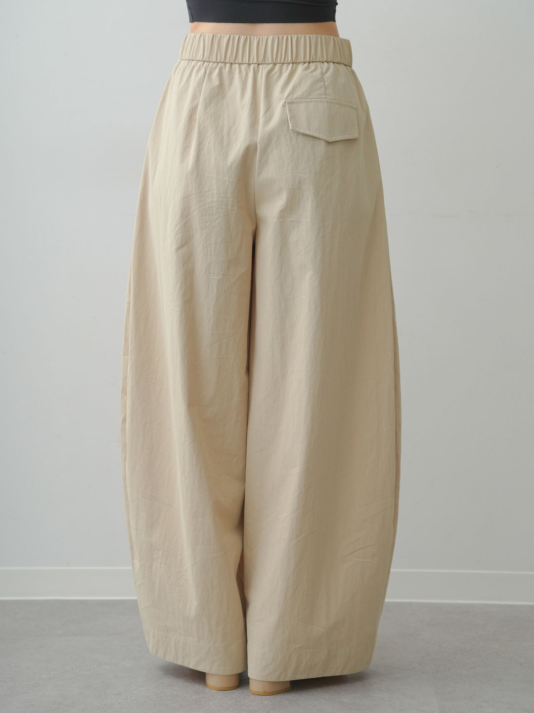 [予約]アシメウエストセンターラインタックライトパンツ/beige