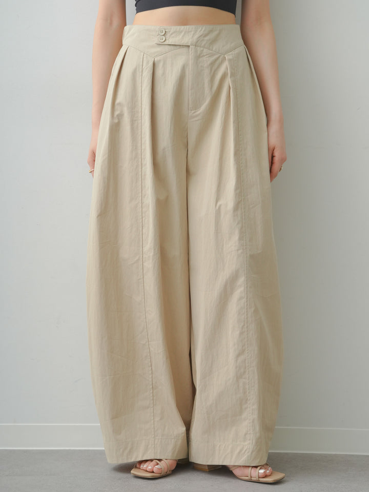 [予約]アシメウエストセンターラインタックライトパンツ/beige