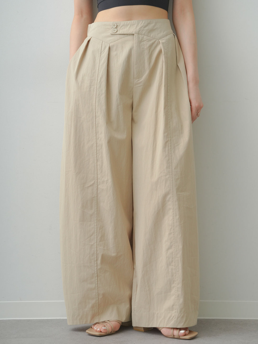 [予約]アシメウエストセンターラインタックライトパンツ/beige