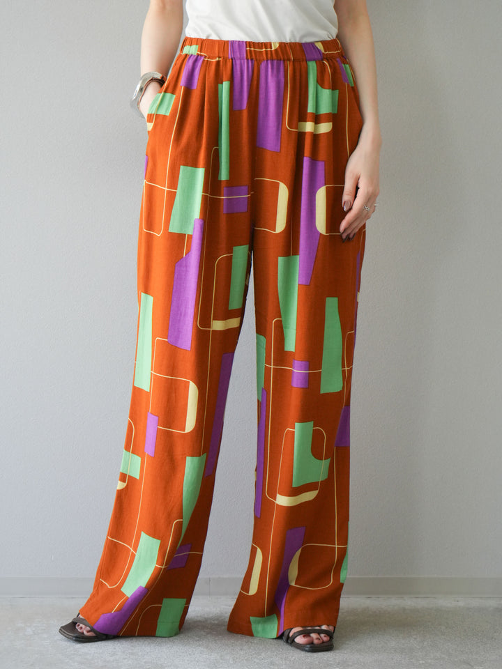 [予約]レーヨンフレックススラブレトロ柄ストレートパンツ/ブラウン