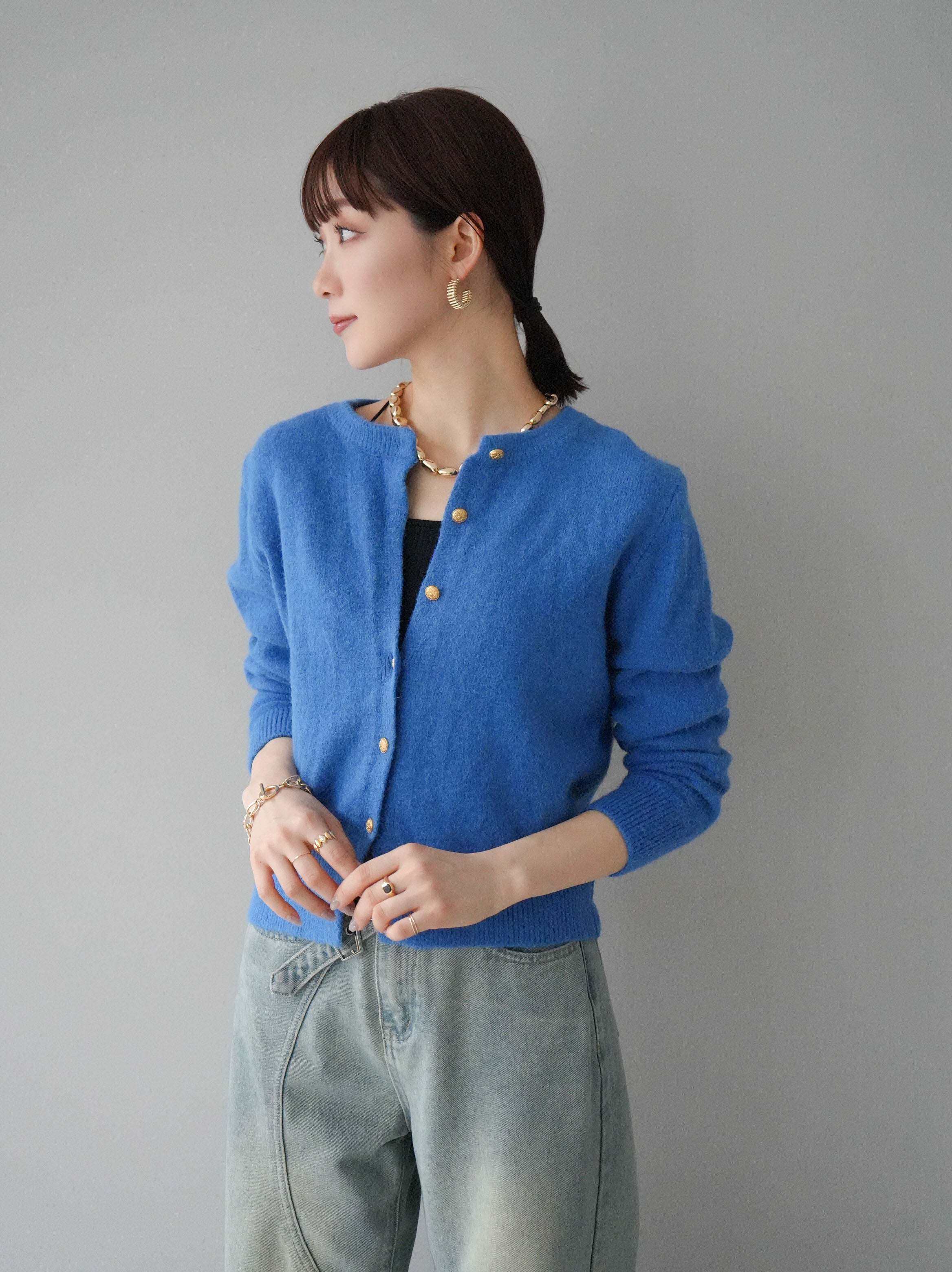予約]ゴールドボタンコンパクトニットカーディガン/ブルー – Lumier