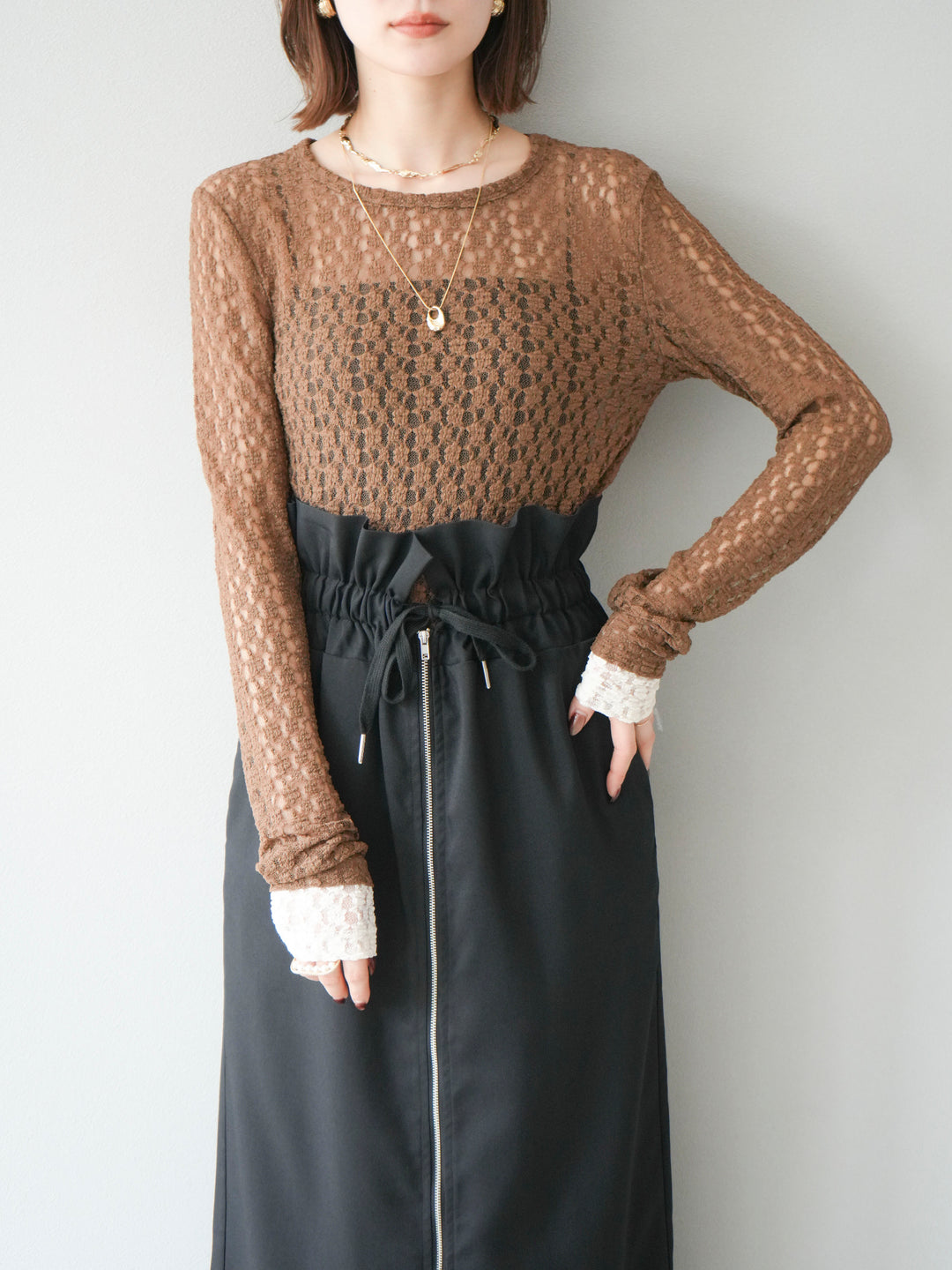 [予約]袖配色カットレーストップス/ブラウン