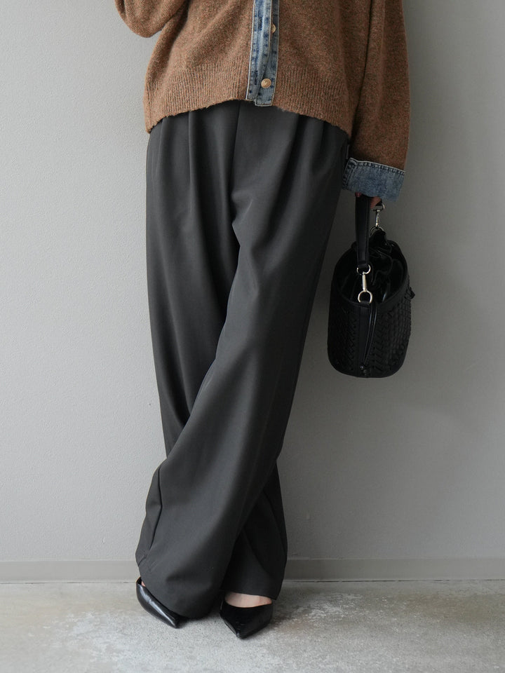 [予約]エステルタックワイドパンツ/チャコール