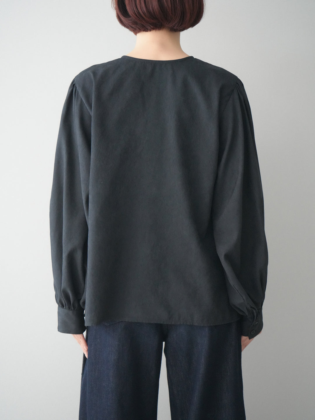 [予約]2WAYピーチスキンボリュームスリーブブラウス/black