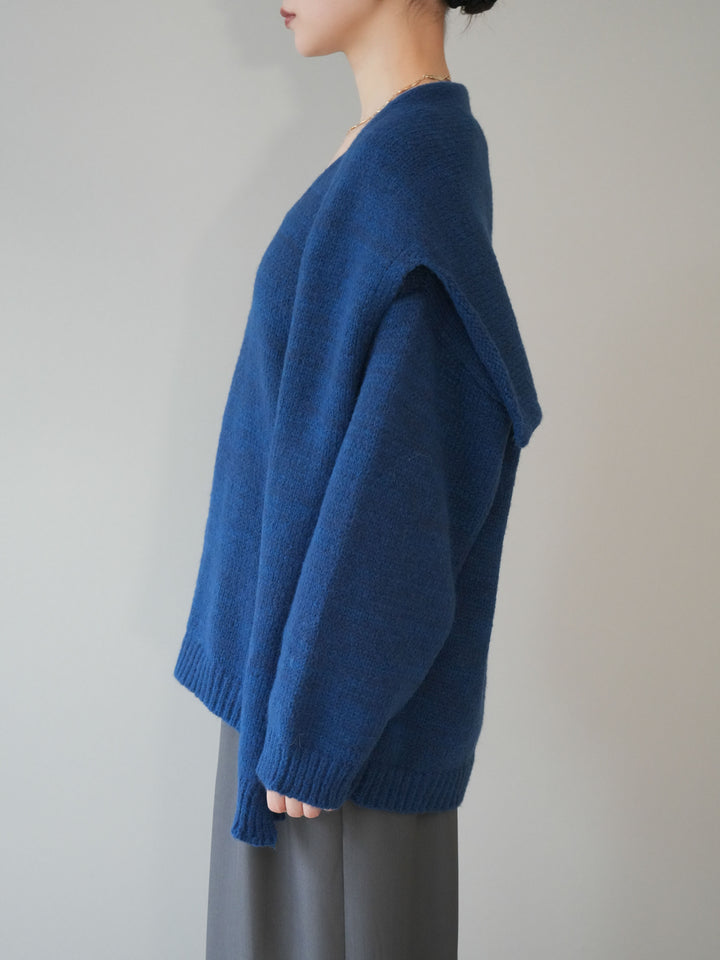 [予約]ストール付きVネックニットプルオーバー/blue