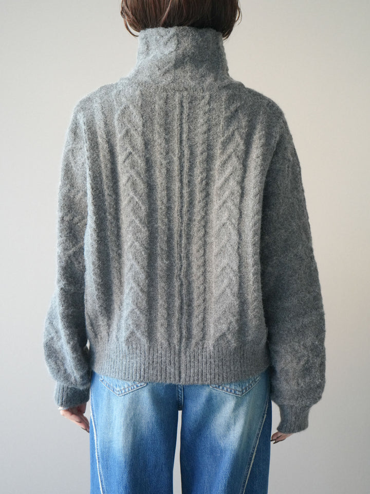 [予約]ケーブル編みハイネックZIPニットカーディガン/gray