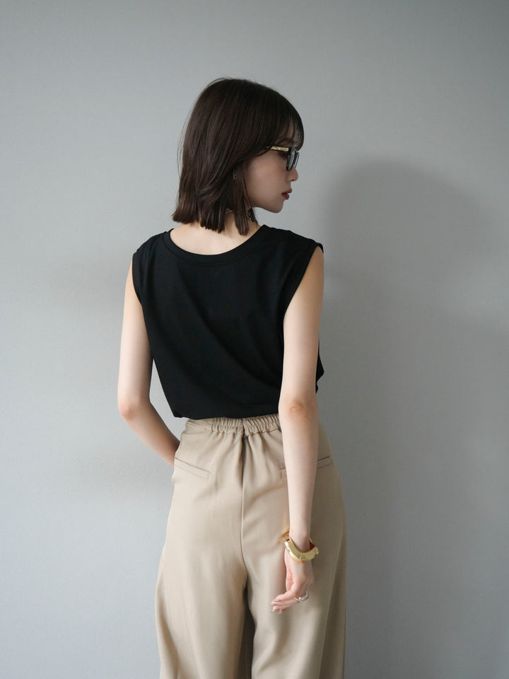 [予約]ロゴ刺繍ノースリートップス/ブラック