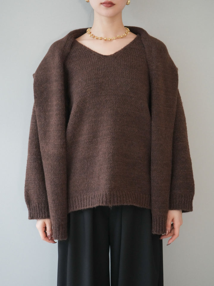 [予約]ストール付きVネックニットプルオーバー/brown