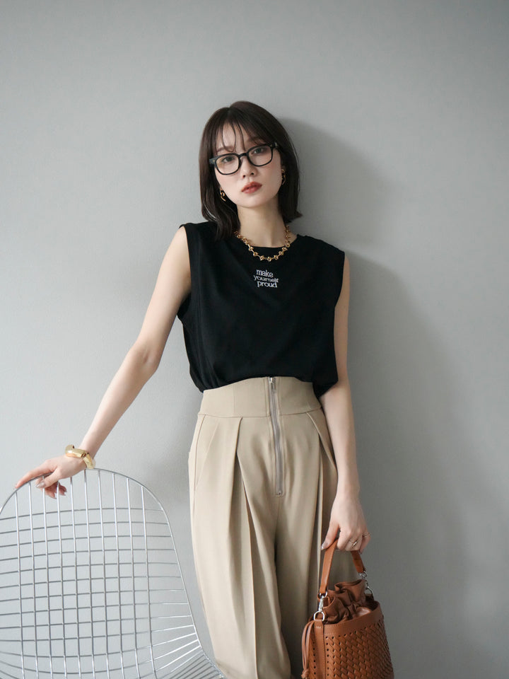 [予約]ロゴ刺繍ノースリートップス/ブラック