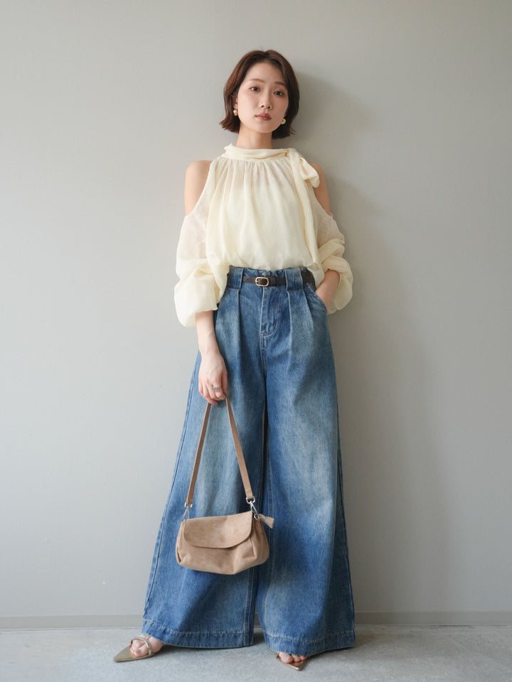 【預購】緞帶領露肩上衣/白色