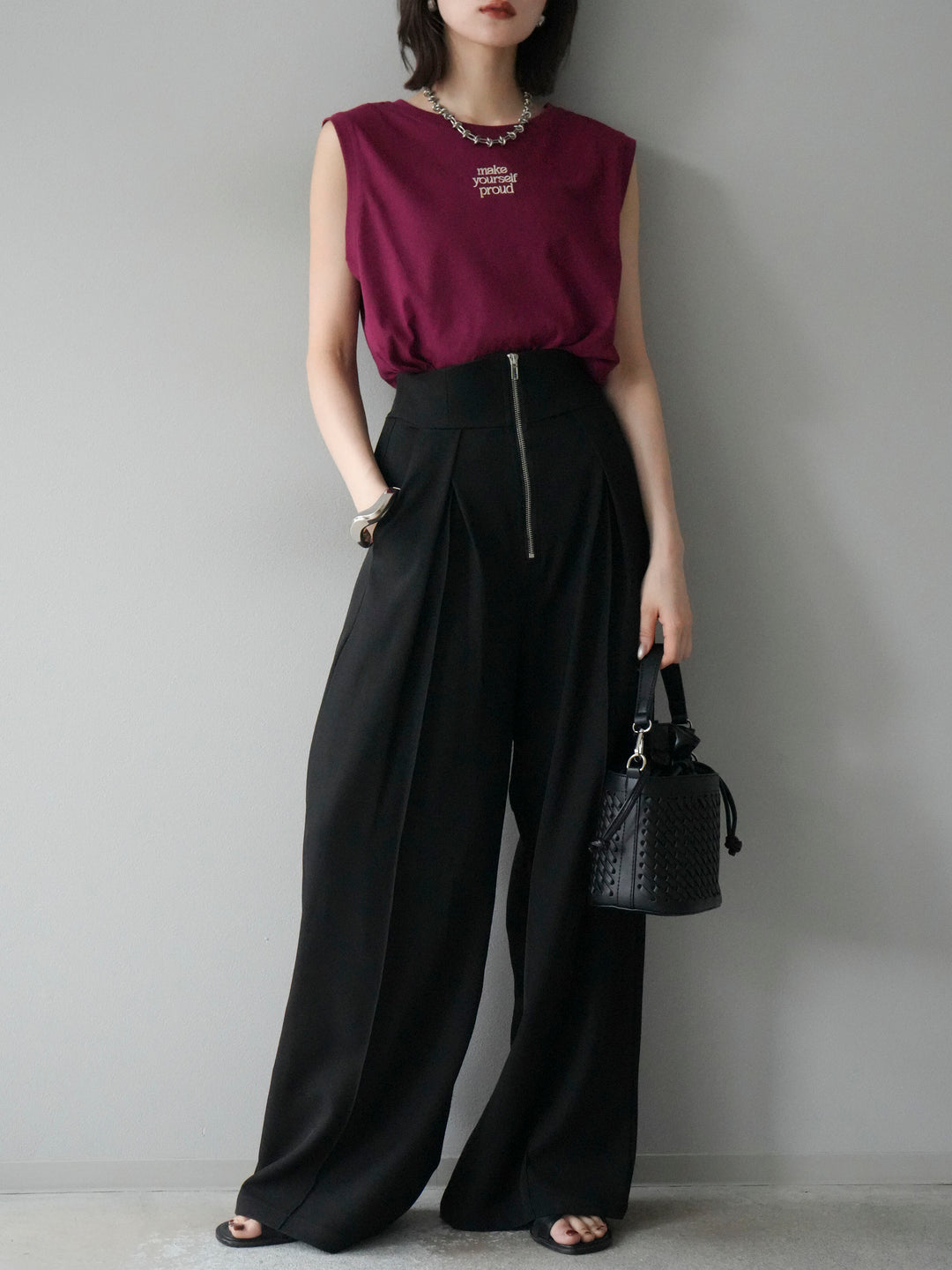 [予約]ロゴ刺繍ノースリートップス/ボルドー