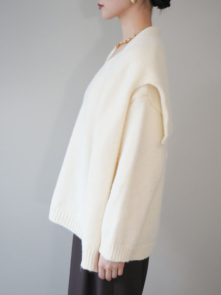 [予約]ストール付きVネックニットプルオーバー/white