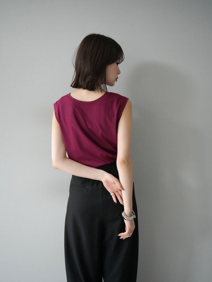 [予約]ロゴ刺繍ノースリートップス/ボルドー