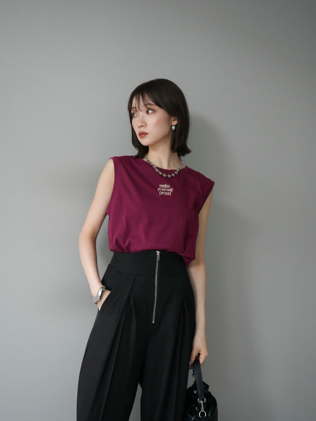 [予約]ロゴ刺繍ノースリートップス/ボルドー