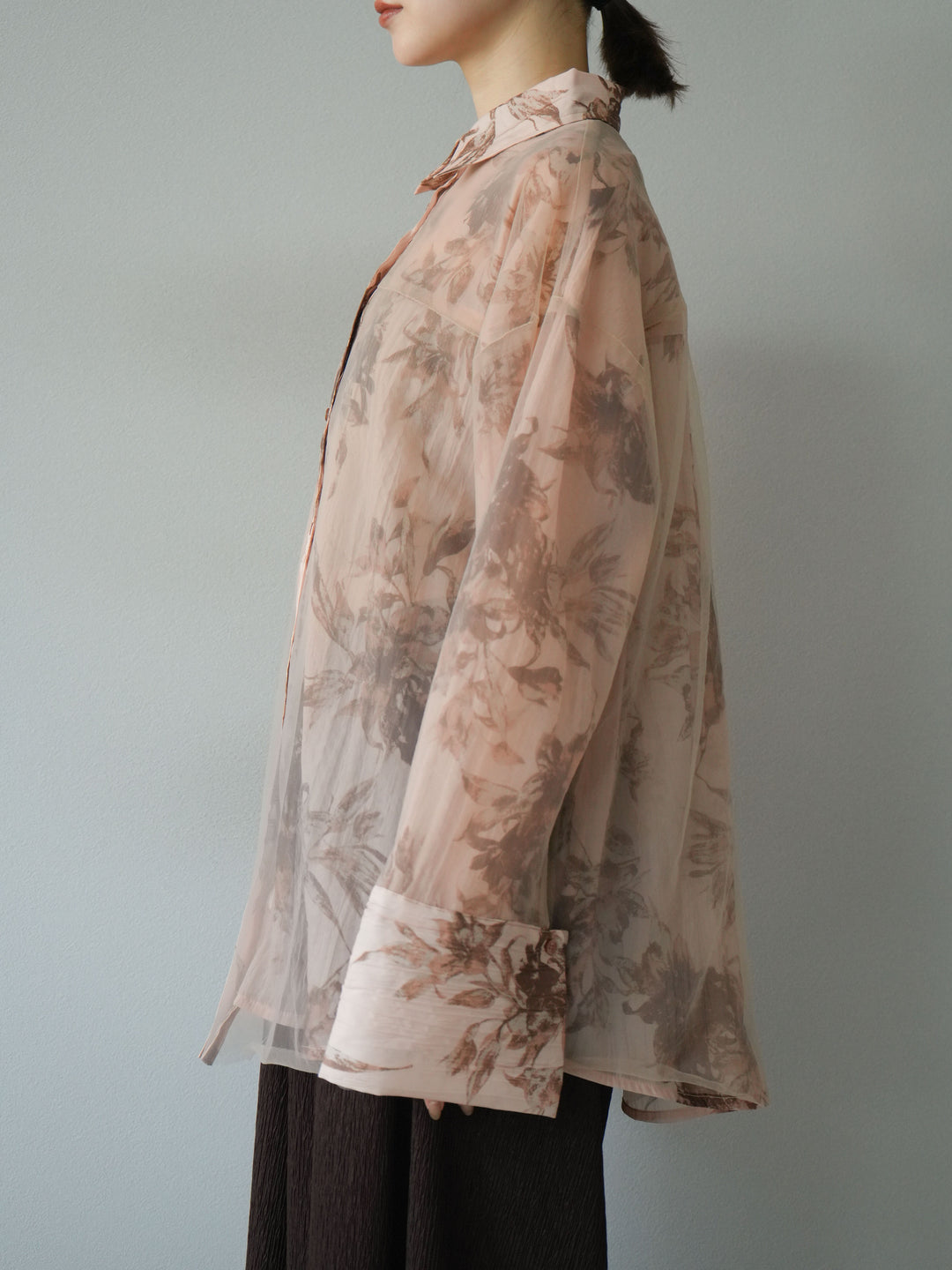[予約]チュールドッキングフラワー柄オーバーサイズシャツ/ブラウン