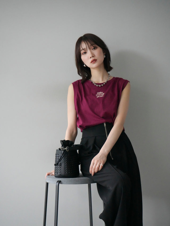 [予約]ロゴ刺繍ノースリートップス/ボルドー