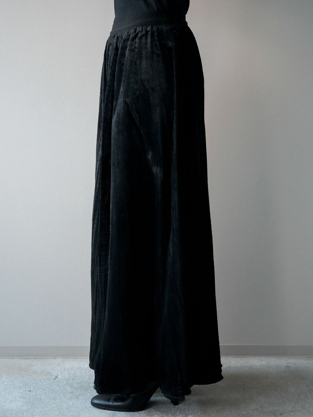[予約]ワッシャーベロアプリーツスカート/black