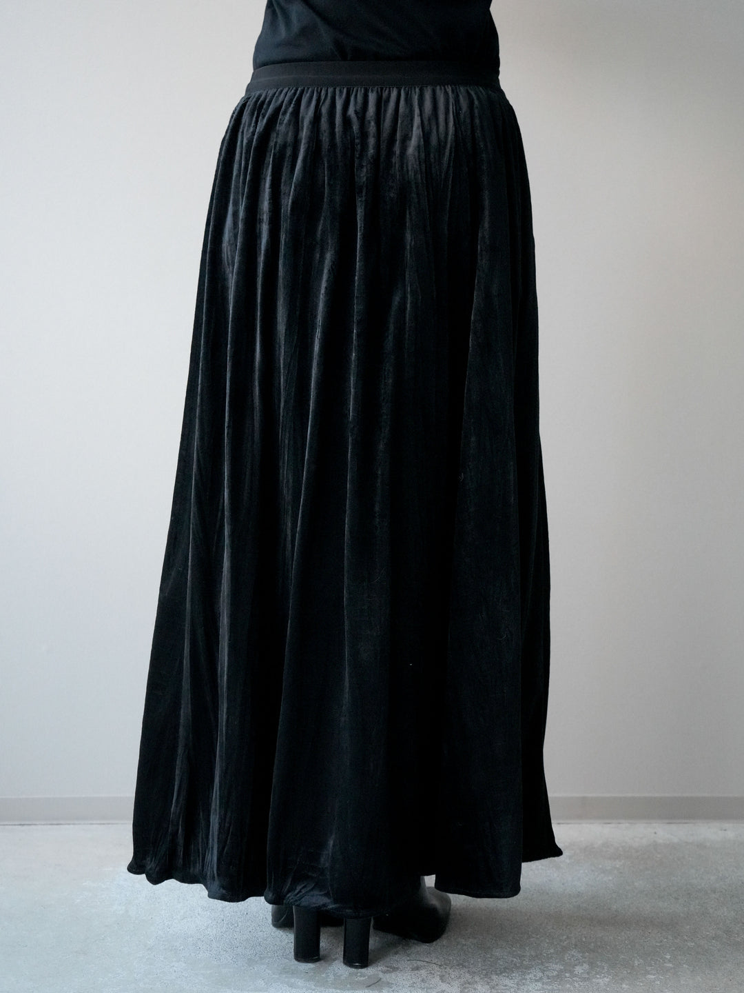 [予約]ワッシャーベロアプリーツスカート/black
