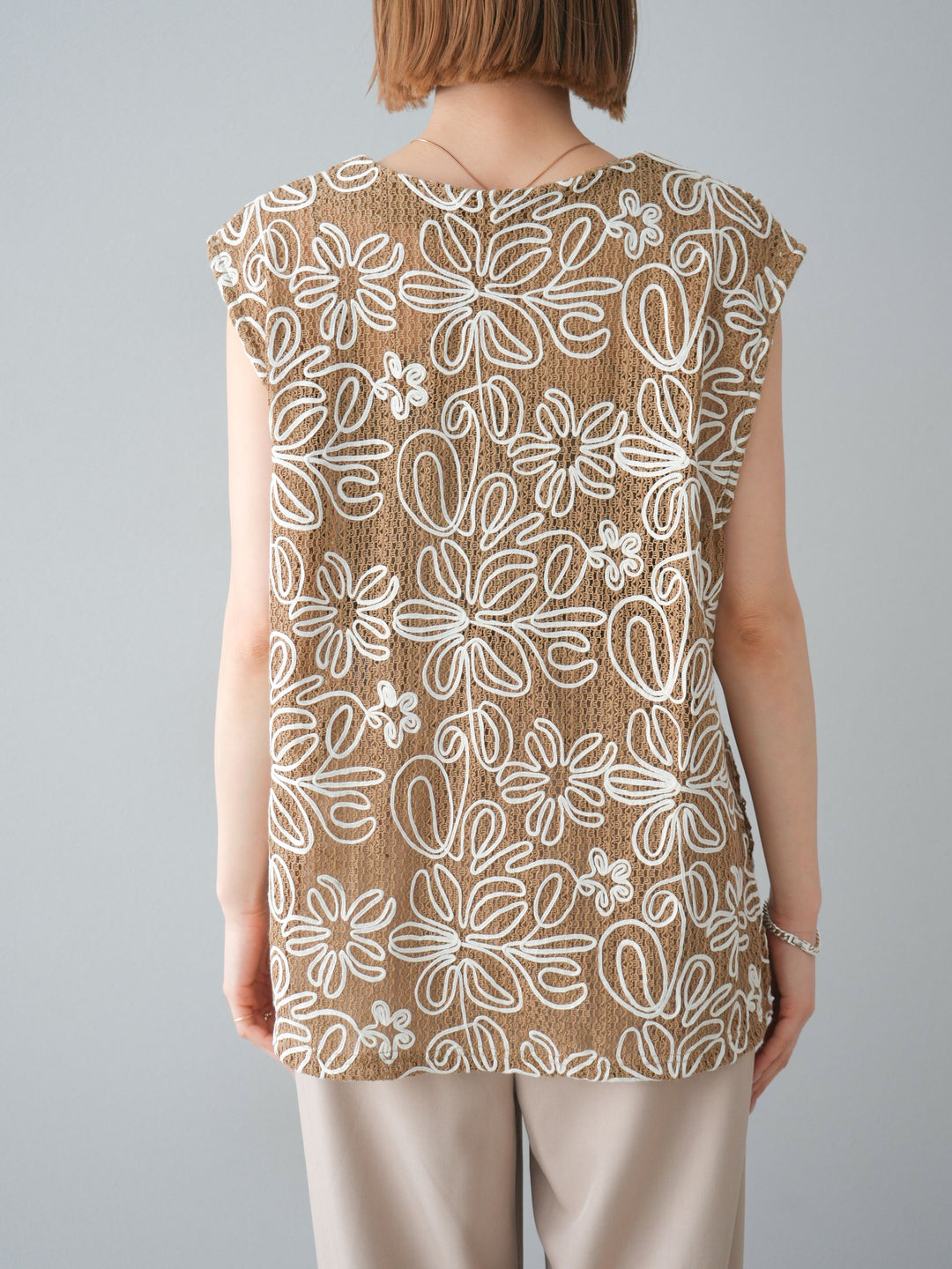 [予約]メッシュコード刺繍ベスト/ベージュ