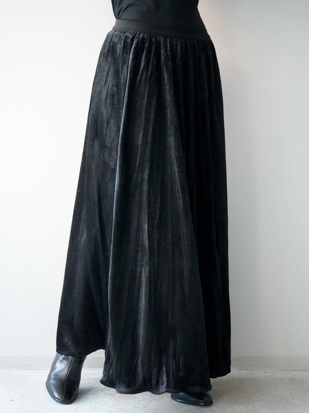 [予約]ワッシャーベロアプリーツスカート/black