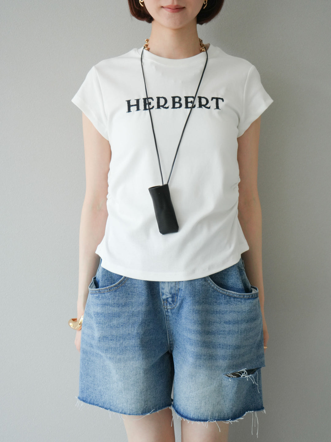 [予約]刺繍ロゴTシャツ＆レザーポーチネックレスSET /ホワイト